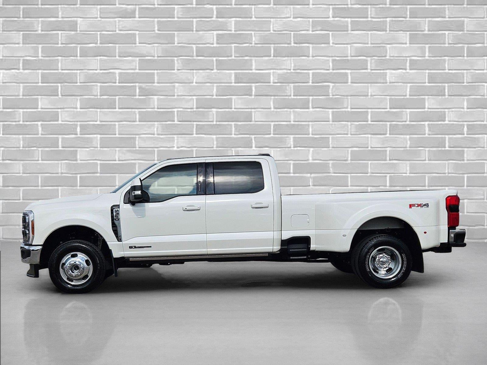 2023 Ford Super Duty F-350 DRW LARIAT