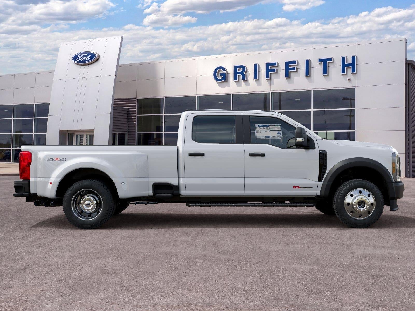 2027 Ford Super Duty F-450 DRW XL