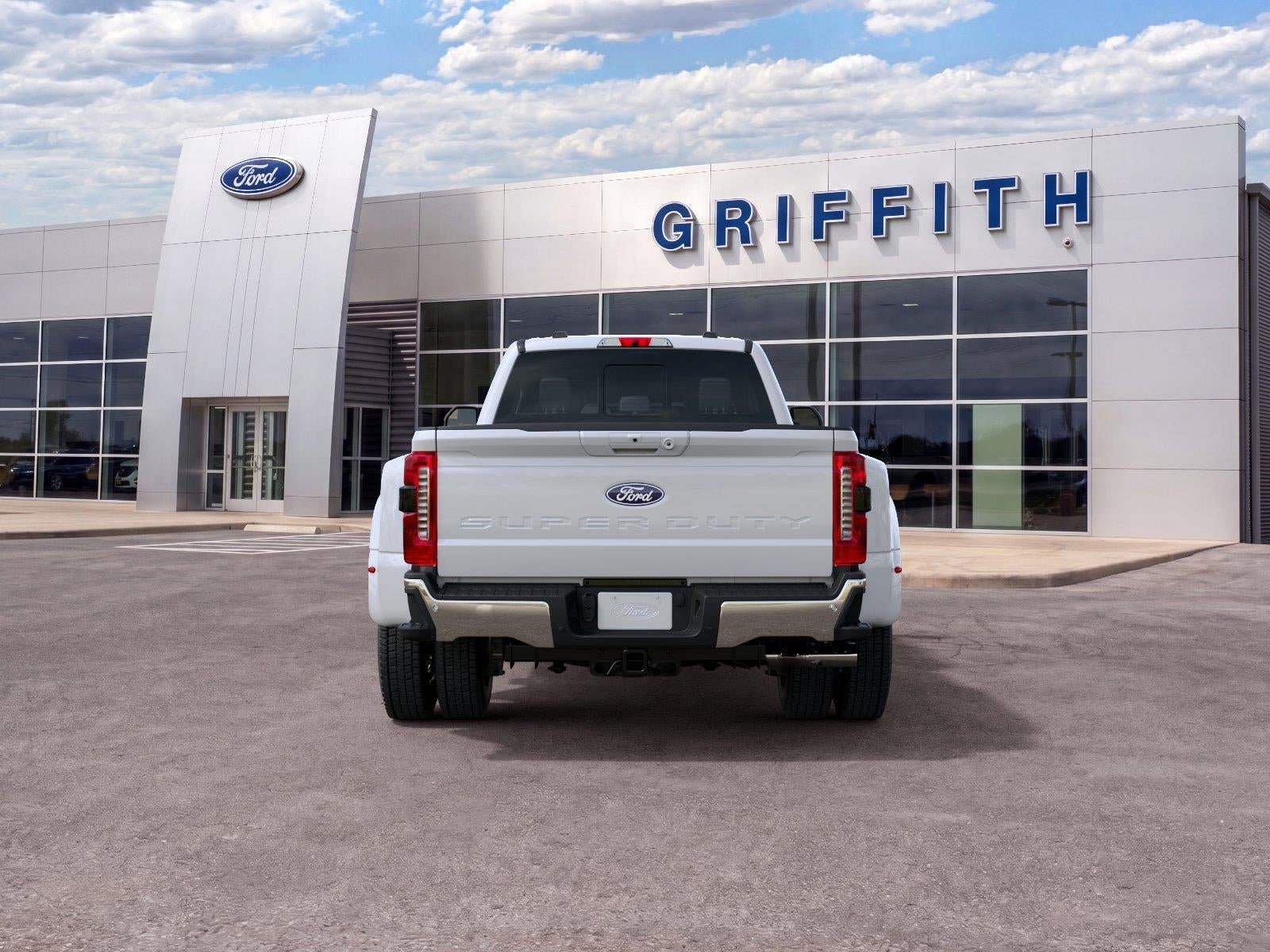 2027 Ford Super Duty F-450 DRW LARIAT