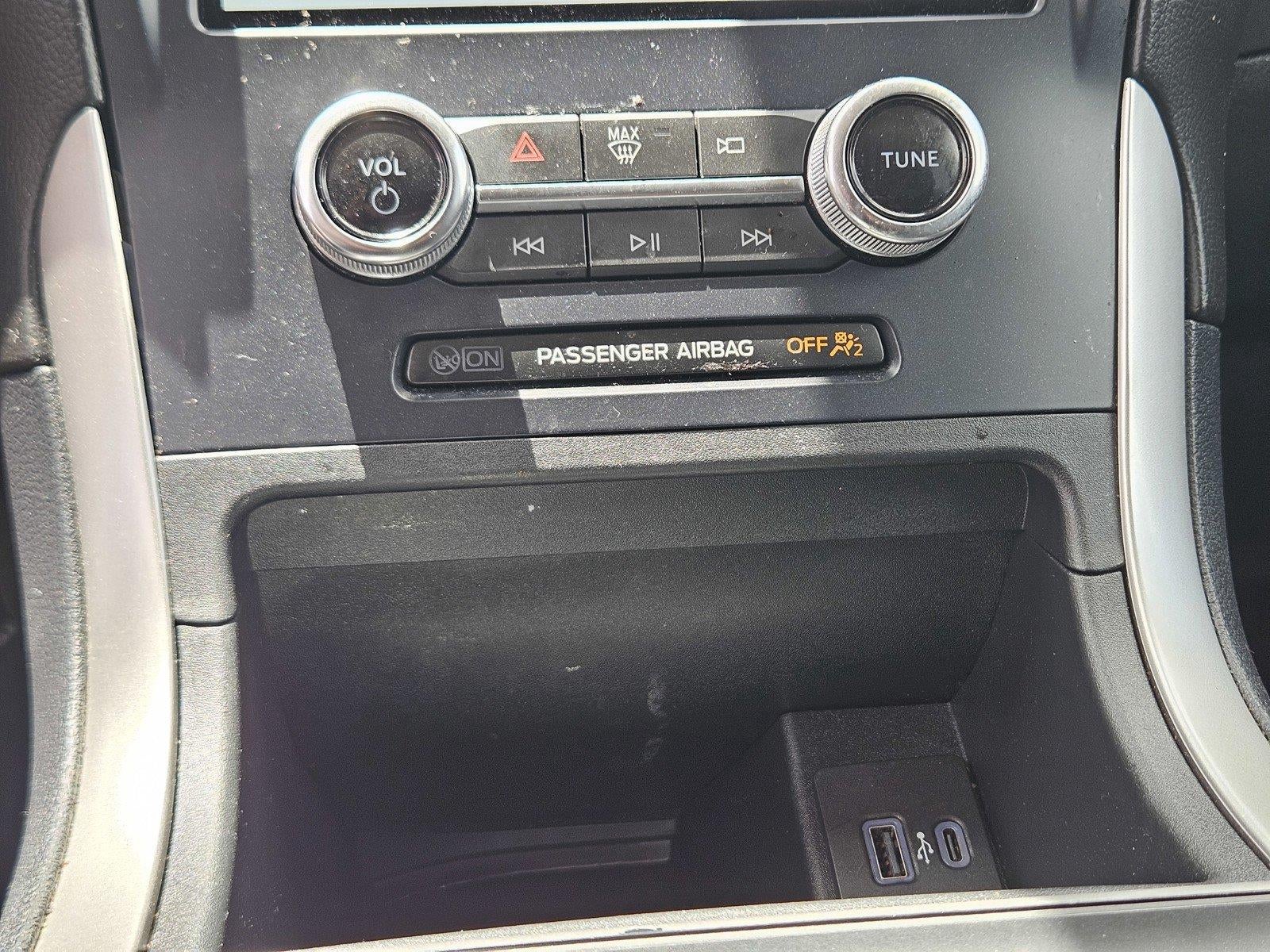 2023 Ford Edge SE